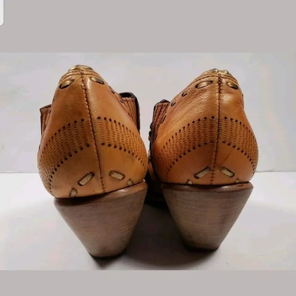 BCBGirls leather cowboy booties sz 8.5B - Picture 3 of 6